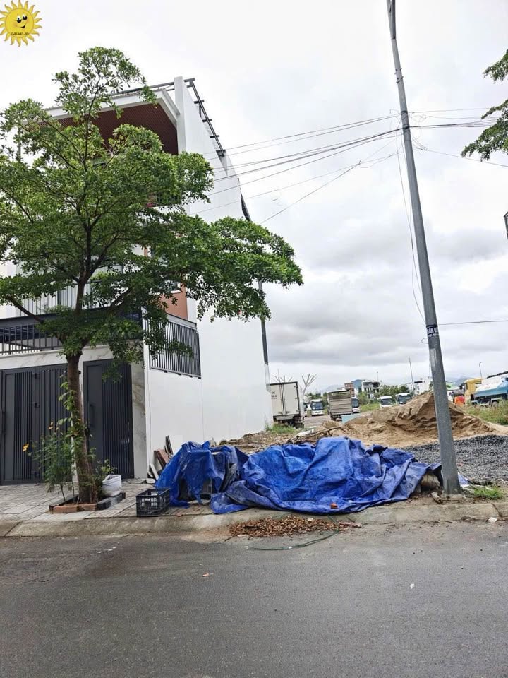 Đất nền Vĩnh Thái Nha Trang 100m² giá 5.4 tỷ - Đường rộng 12m, hướng Nam