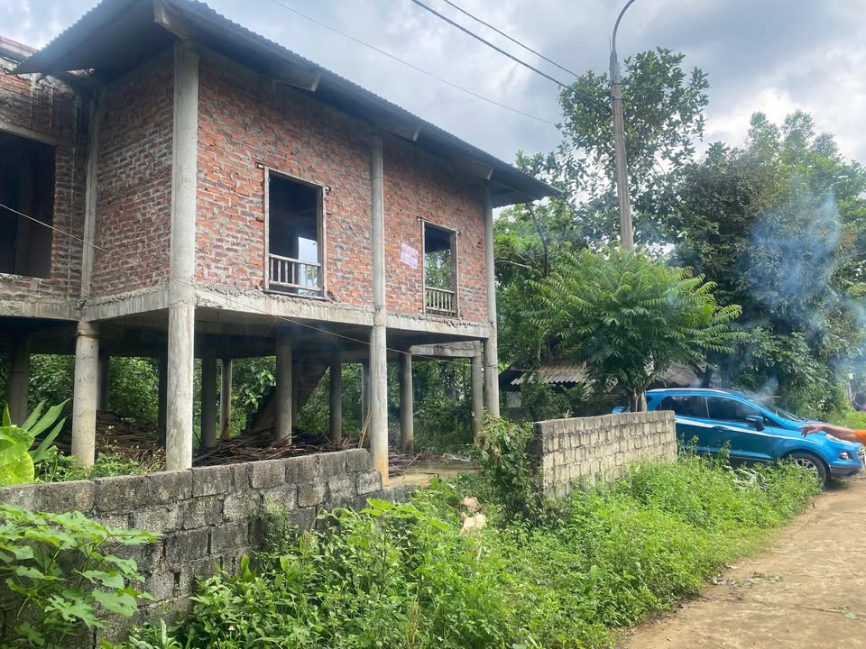 Đất nền Yên Nghiệp, Lạc Sơn 351m² giá 850 triệu - Pháp lý rõ ràng, xây sẵn!