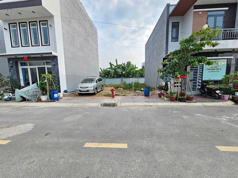 Đất nền khu tái định cư Đông Hòa C, Dĩ An 71m² giá 5 tỷ - Đầu tư sinh lời cao!