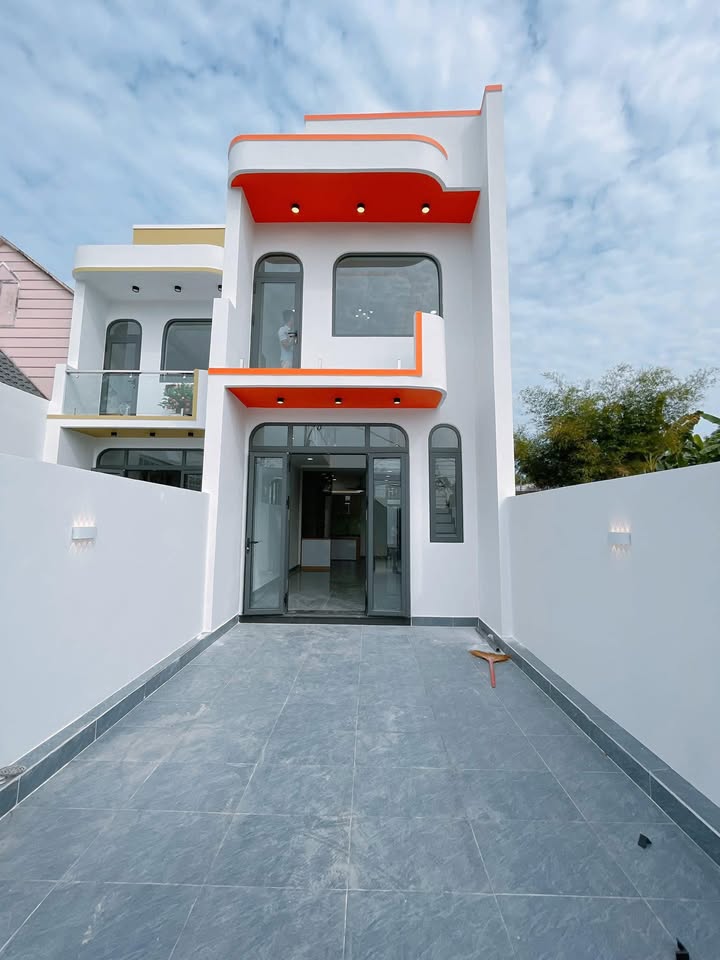 Nhà đẹp Tương Bình Hiệp, Thủ Dầu Một 96m² giá 2.85 tỷ - Full nội thất, sẵn sàng vào ở!