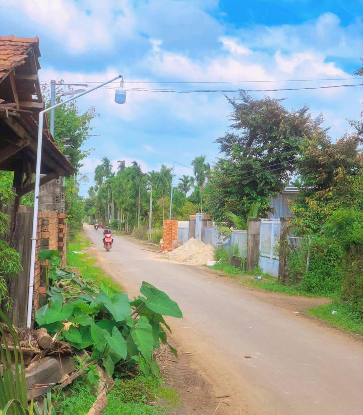 Đất thổ cư xã Ea Ktur, huyện Cư Kuin, 300m² giá 1.125 tỷ - Đầu tư sinh lời ngay!