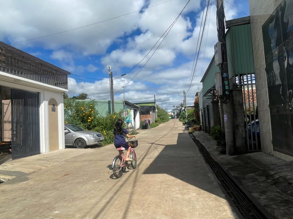 Đất Hẻm 64 Mạc Đăng Dung, Pleiku 140m² giá 1.5 tỷ - Đường lớn thuận tiện di chuyển!