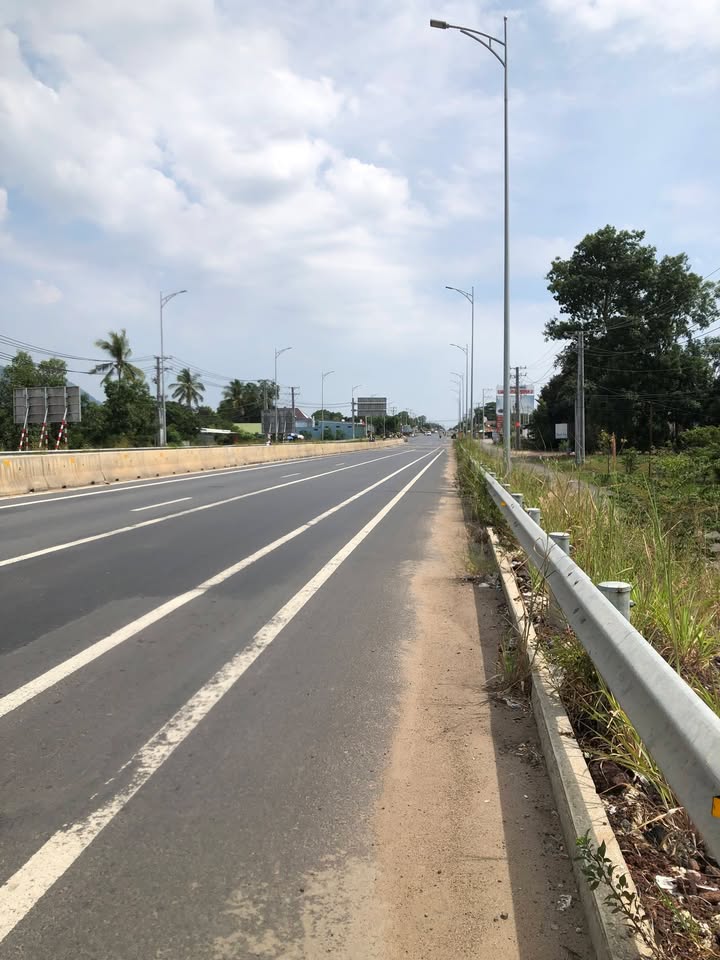 Đất nền 3 mặt tiền xã Xuân Tâm 1350m² giá 390 triệu - Cơ hội đầu tư hấp dẫn!