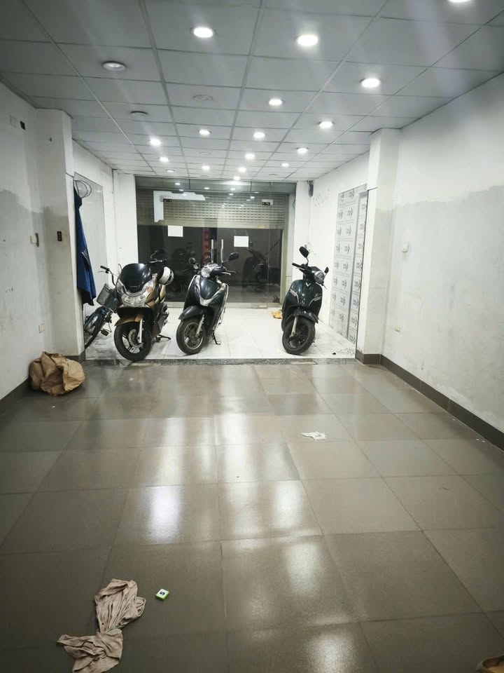 Mặt bằng kinh doanh cho thuê tại Mễ Trì Thượng 45m² giá 15 triệu - Vị trí đắc địa cho nhiều loại hình