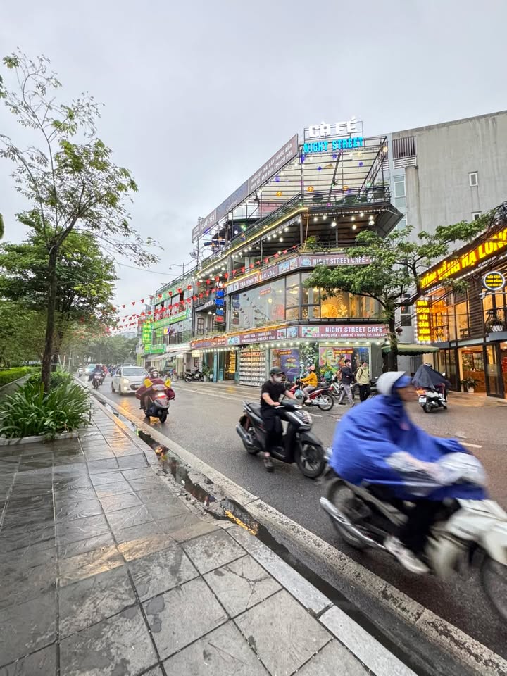 Đất mặt Hồ Tây Ba Đình 95m² giá 37 tỷ - View hồ tuyệt đẹp, kinh doanh thuận lợi!