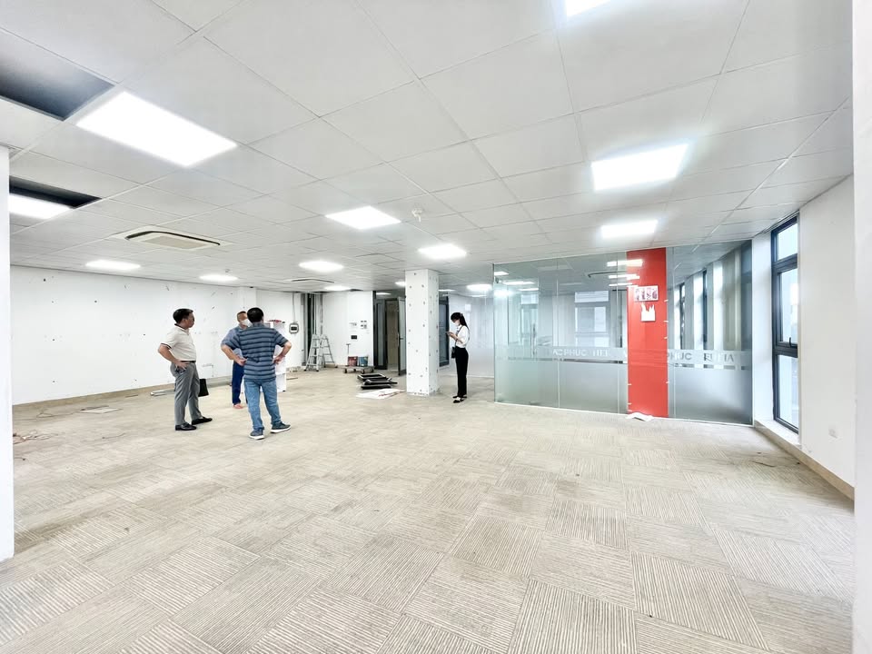 Văn phòng cho thuê tại Giảng Võ 159m² giá 30 triệu - Không gian làm việc lý tưởng!