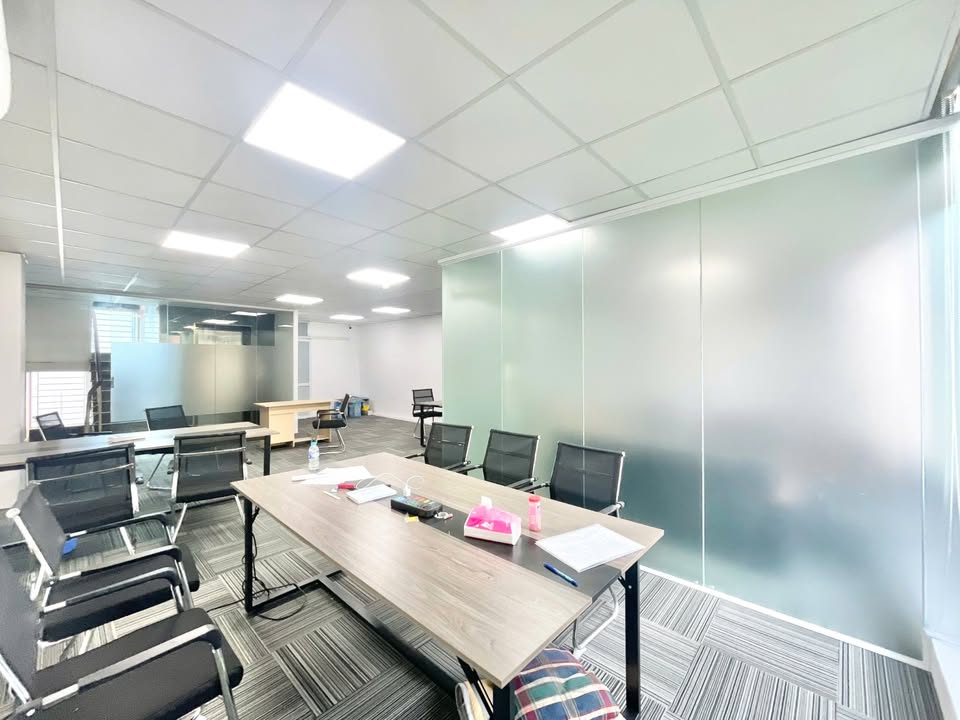 Văn phòng cho thuê tại Lê Quang Đạo, 100m² giá 15 triệu - Thời gian làm việc thoải mái!