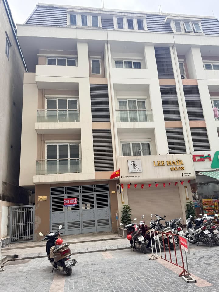 Cho thuê nhà góc 5 tầng tại phố Vạn Phúc - Không gian đẹp, sẵn sàng vào ở!