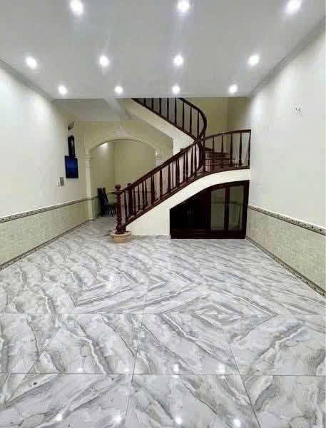 Cho thuê nhà 4 tầng KĐT Văn Phú Hà Đông 110m² - Mặt tiền rộng, thông sàn tiện lợi