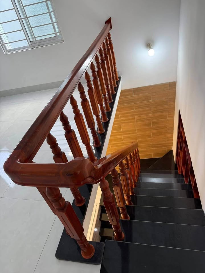 Nhà hẻm Lê Hồng Phong, Quy Nhơn 30m² giá 2.3 tỷ - Gần trường học, thương lượng tốt!