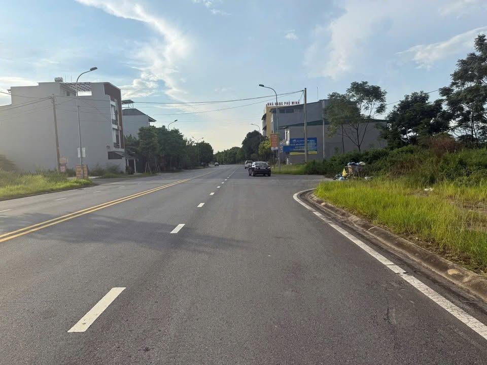 Đất nền mặt đường Vũ Thê Lang, Việt Trì 242m² - Bán lô góc 2 mặt tiền thoáng đẹp!