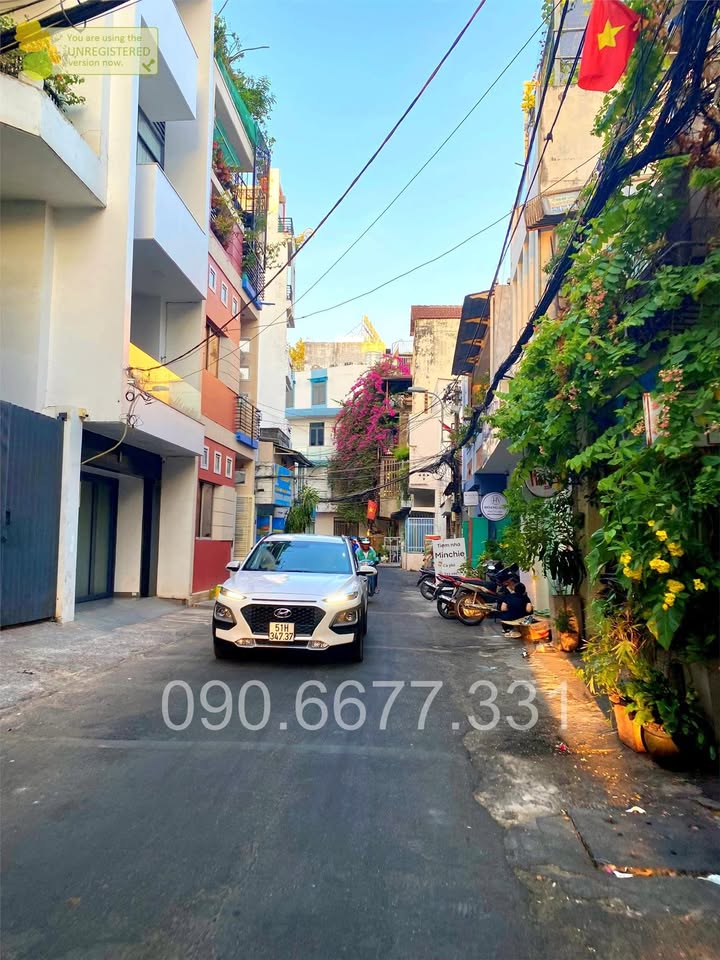 Nhà Phú Nhuận 5 tầng 33m² giá 7.7 tỷ - Hẻm ô tô gần Trường Sa!