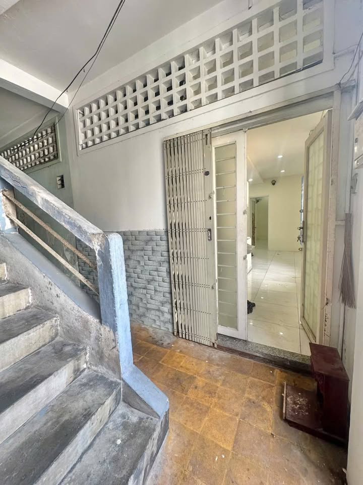 Căn hộ 366 Nguyễn Chí Thanh Quận 10 70m² giá 2 tỷ - Lô góc 2 mặt thoáng!