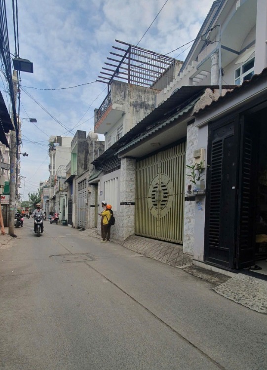 Nhà hẻm xe tải Thủ Đức 72m² giá 5.7 tỷ - Sẵn sàng vào ở!