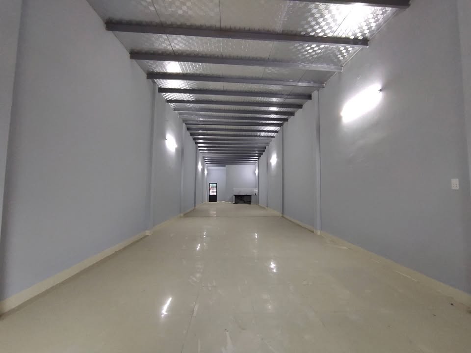 Kho cho thuê mặt tiền Nguyễn Tất Thành, Đà Nẵng 125m² giá 6 triệu - Hoạt động ngay!