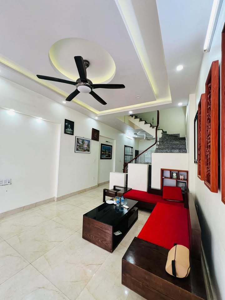 Nhà 4 Tầng TĐC Xi Măng, Sở Dầu, Hồng Bàng 50m² giá 5,35 tỷ - Hướng Đông Nam độc nhất!