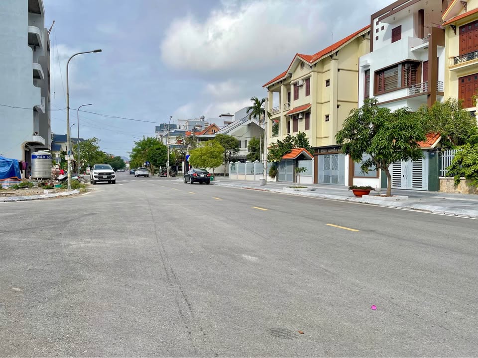 Đất nền Hạ Long 60m² giá 9 tỷ - Mặt tiền rộng, kinh doanh thuận lợi!