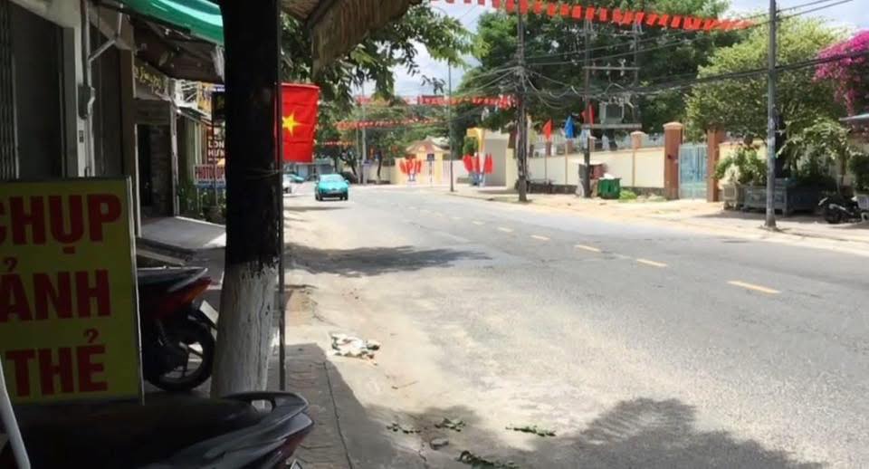 Nhà 4 tầng mặt tiền Chu Văn An, Quảng Ngãi, 75m² giá 4.95 tỷ - Đối diện trường chuyên Lê Khiết!