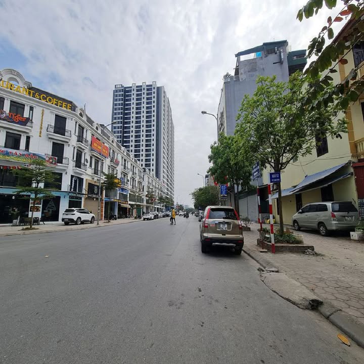 Đất nền Thạch Bàn, Long Biên 70m² giá 14 tỷ - Sổ đỏ chính chủ, đầu tư sinh lời!