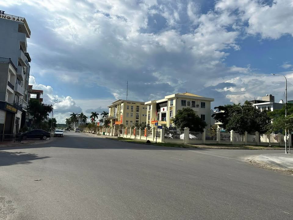 Đất nền góc tại Cao Xanh, Hạ Long 168m² giá 10.08 tỷ - Sổ đỏ chính chủ!