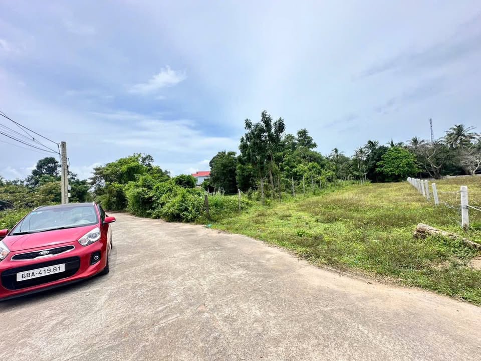 Đất nền mặt tiền đường K8 Phú Quốc 575m² giá 1.8 tỷ - Sổ đỏ riêng