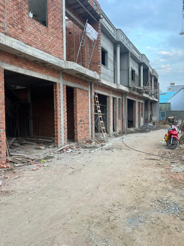 Nhà phố Hóa An, Biên Hòa 64.5m² giá 2.8 tỷ - Sổ hồng chính chủ, thổ cư 100%!