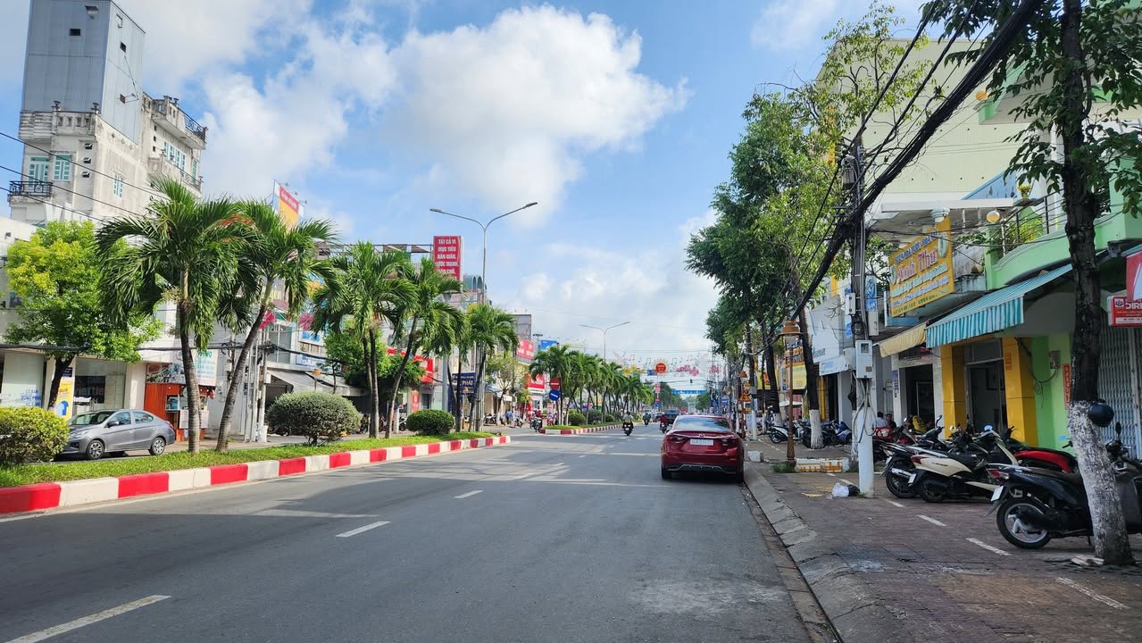 Nhà mặt tiền đường Trần Phú, Bạc Liêu 127m² - Vị trí kinh doanh đắc địa!