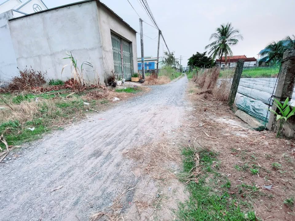 Đất thổ cư gần cây xăng Bình Hữu Đức Hòa 120m² giá 1.39 tỷ - Cơ hội đầu tư hấp dẫn!