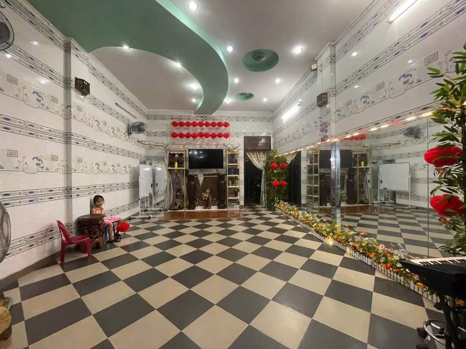 Nhà mặt tiền Nguyễn Lương Bằng, Liên Chiểu, Đà Nẵng 125m² giá 7.05 tỷ - Kinh doanh thuận lợi!