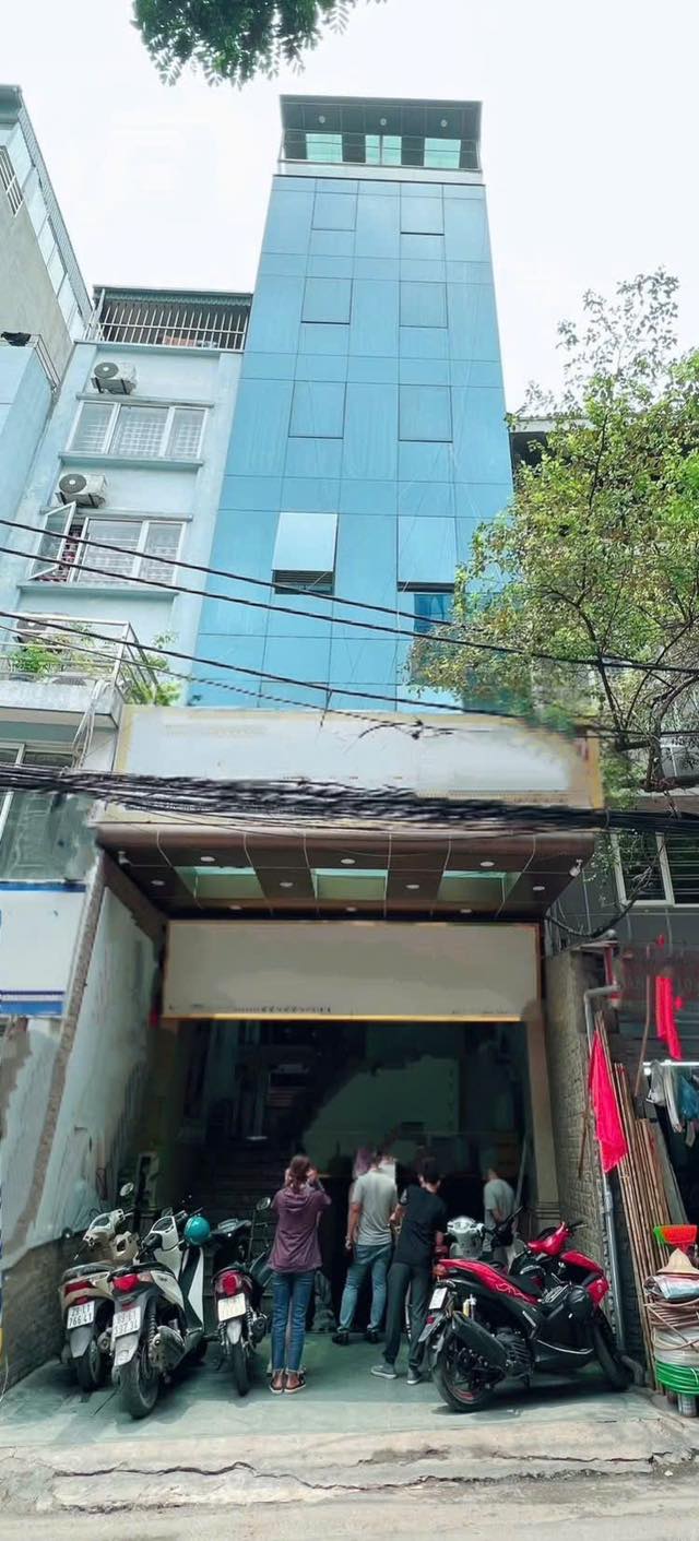 Cho thuê tòa nhà 8 tầng mặt phố Hoàng Ngân, 90m² - Phù hợp làm văn phòng, spa, showroom!