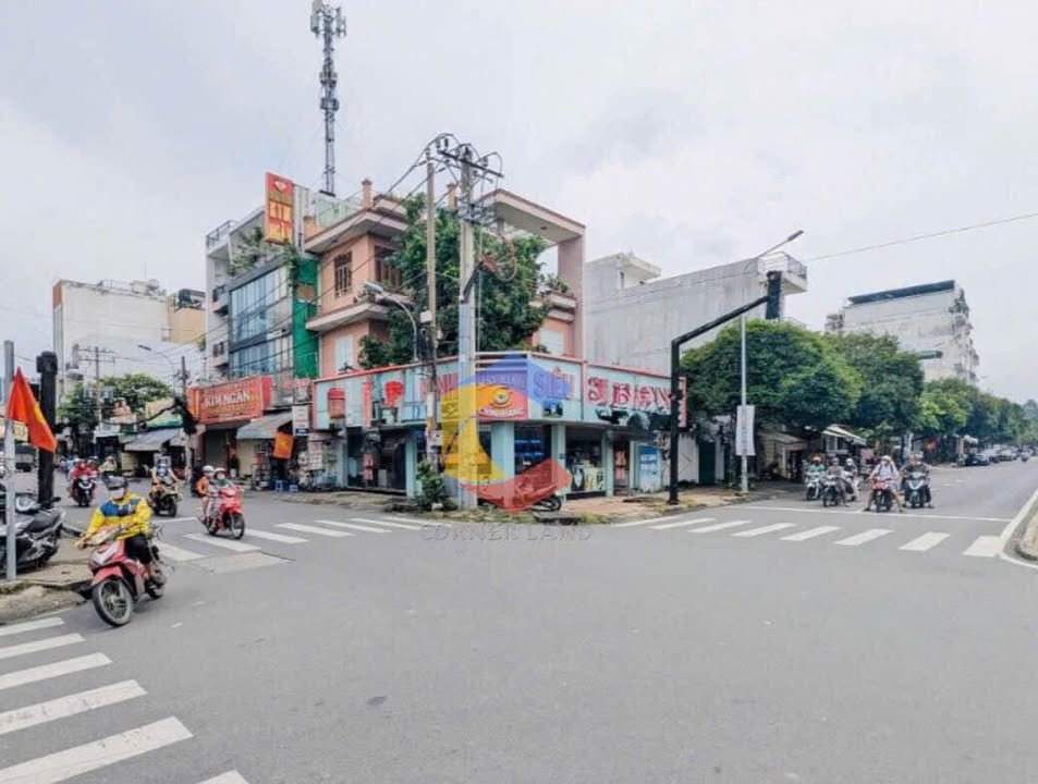 Nhà góc 2 mặt tiền đường Lê Thúc Hoạch, quận Tân Phú - Diện tích 180m², thuê chỉ 90 triệu/tháng!