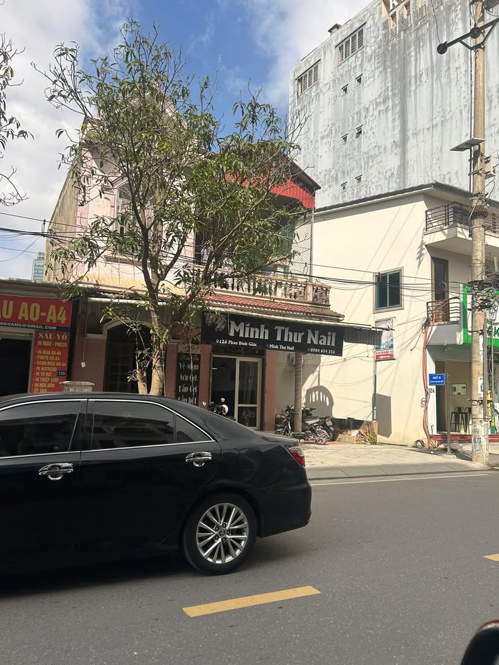 Nhà 2 mặt tiền đường Phan Đình Giót Hà Tĩnh 143m² giá 9 tỷ - Chính chủ bán gấp!