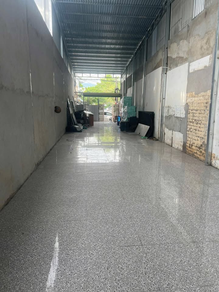 Cho thuê mặt bằng đẹp Nguyễn Đức Cảnh 180m² giá 14 triệu - Vị trí đắc địa ngay vòng xoay!