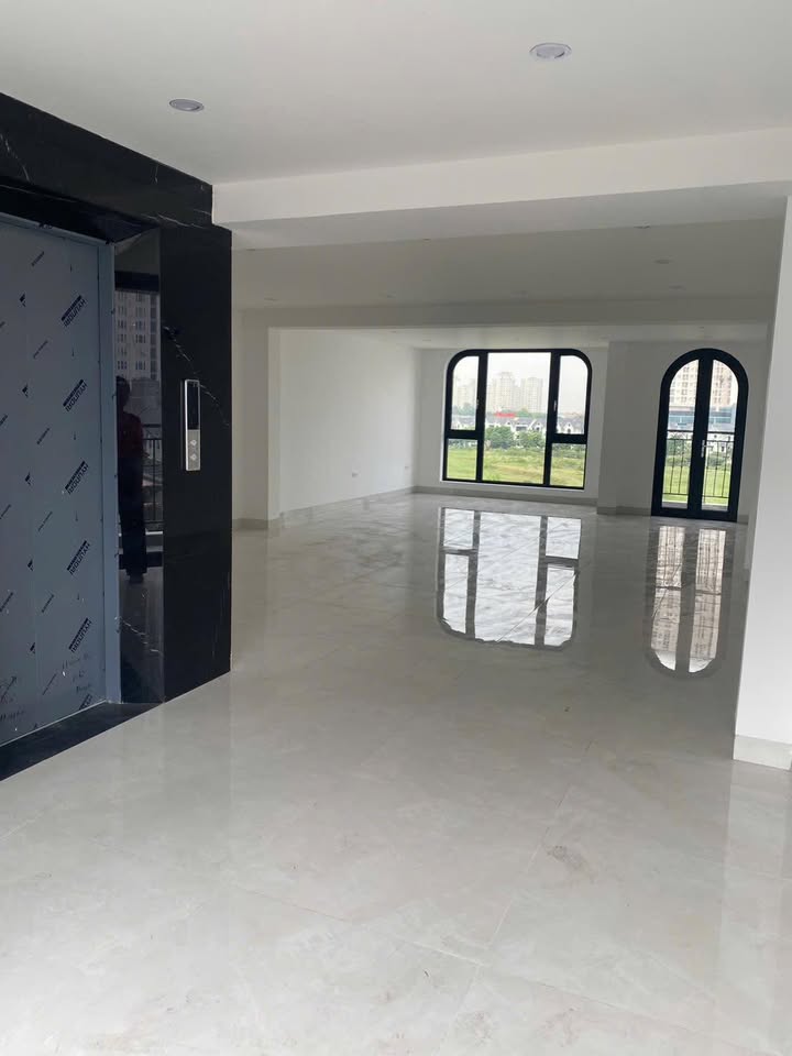 Cho thuê sàn văn phòng An Khánh 6 tầng - Sẵn vào sử dụng ngay!