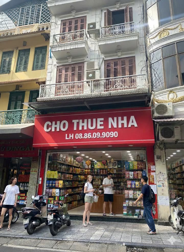 Cho thuê mặt bằng Hàng Bạc 70m² giá 90 triệu - Phòng trưng bày độc đáo!