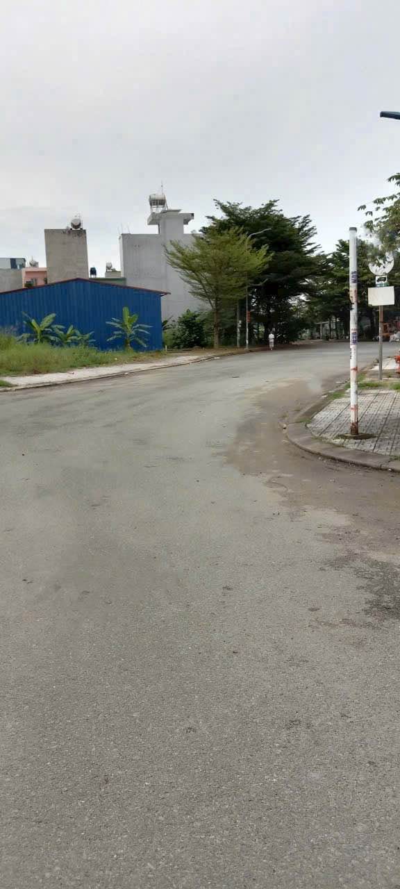 Đất phân lô đường Phú Hữu Q9 giá 3.25 tỷ - Sổ đỏ chính chủ, pháp lý rõ ràng!