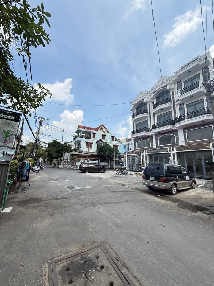 FrontHouse đường 20, Thủ Đức 240m² giá 21 tỷ - Kinh doanh đắc địa cạnh Gigamall!