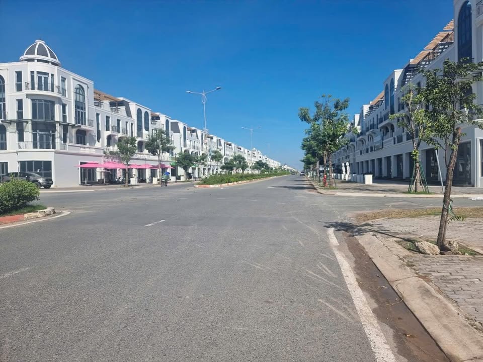 Lô đất thổ cư 658m² tại Imperia Grand Plaza Đức Hòa - Pháp lý sổ hồng chính chủ!