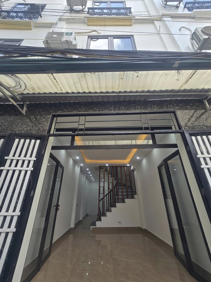 Nhà mặt ngõ Di Trạch, 35m² giá 5 tỷ - Không quy hoạch, không ngập lụt!