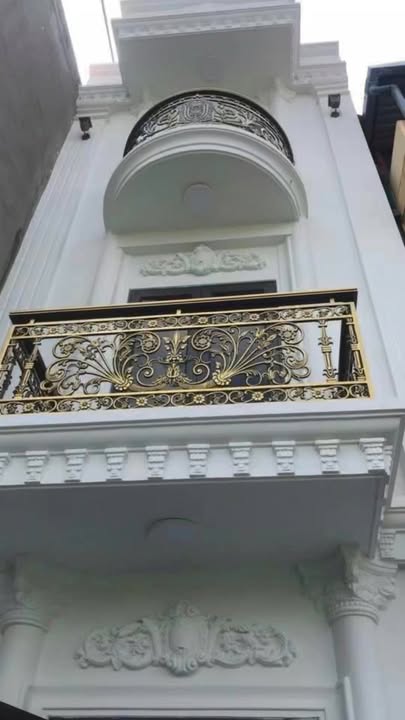 Nhà mặt phố Ngô Gia Tự Long Biên 72m² giá 14 tỷ - Kinh doanh đắc địa, ô tô đỗ cửa!