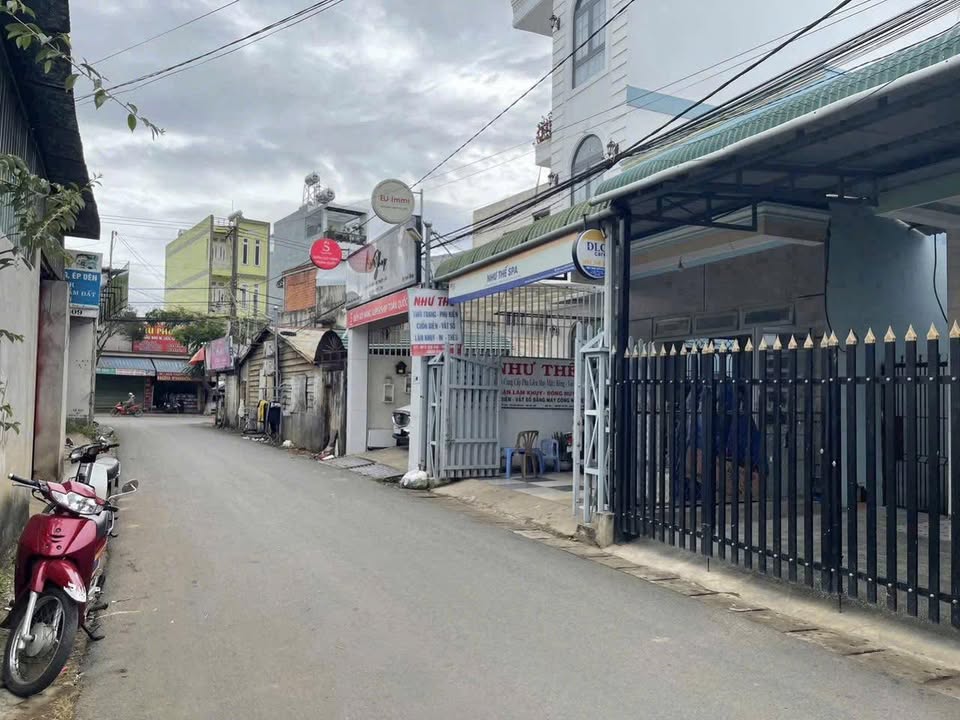 Nhà mặt tiền Đinh Công Tráng, Liên Nghĩa 135m² giá 6.5 tỷ - Vị trí đắc địa và tiện ích đầy đủ!