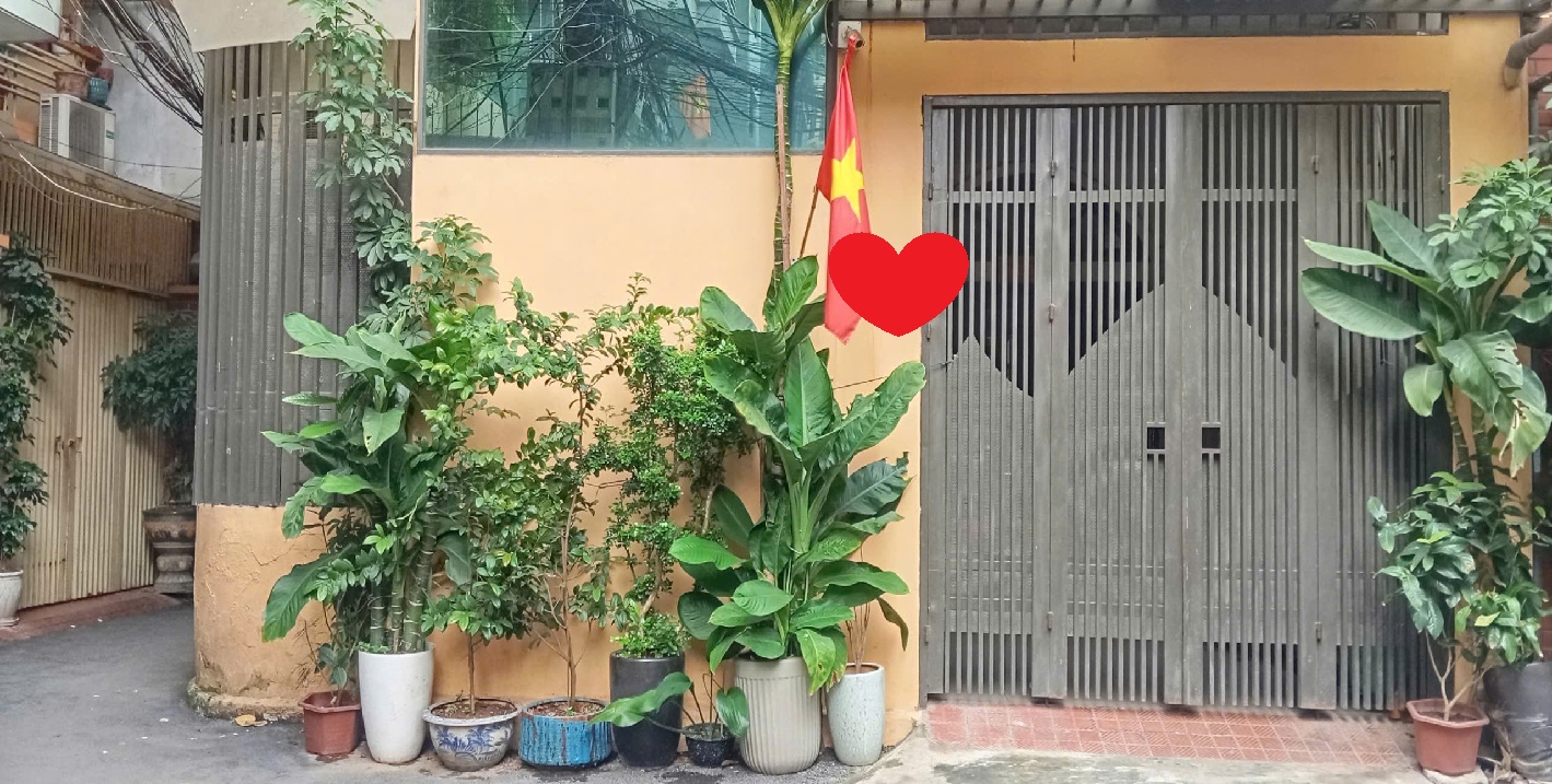 Nhà riêng Trần Cung 64m² giá 12.5 tỷ - Lô góc đón nắng, khu dân cư văn minh!