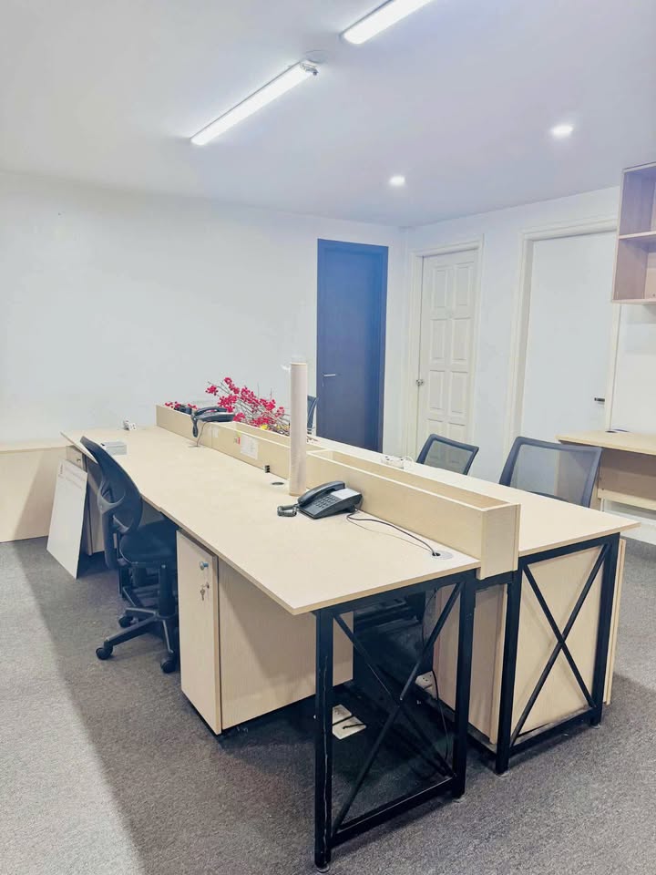 Căn hộ 2 phòng ngủ 120m² tại Hoàng Đạo Thúy giá 13 triệu - Cho thuê nhanh!