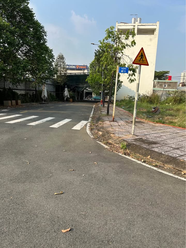 Đất nền góc 2 mặt tiền Nguyễn Duy Trinh Quận 2, 455m² giá 35.8 tỷ - Cơ hội đầu tư không thể bỏ qua!