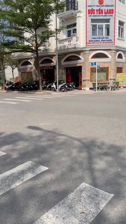 Biệt thự phố Icon Center Dĩ An 60m² giá 5.1 tỷ - Thiết kế hiện đại, đầy đủ tiện ích!