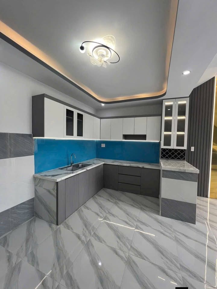 Nhà riêng Đức Hòa Long An 100m² giá 2.45 tỷ - Hẻm xe hơi thông thoáng!