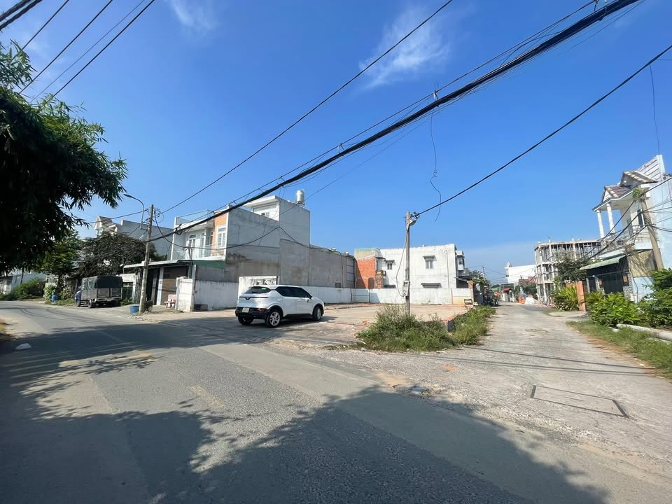 Đất nền Hóc Môn 165m² giá 5.2 tỷ - Lô góc 2 mặt tiền, sổ hồng chính chủ!