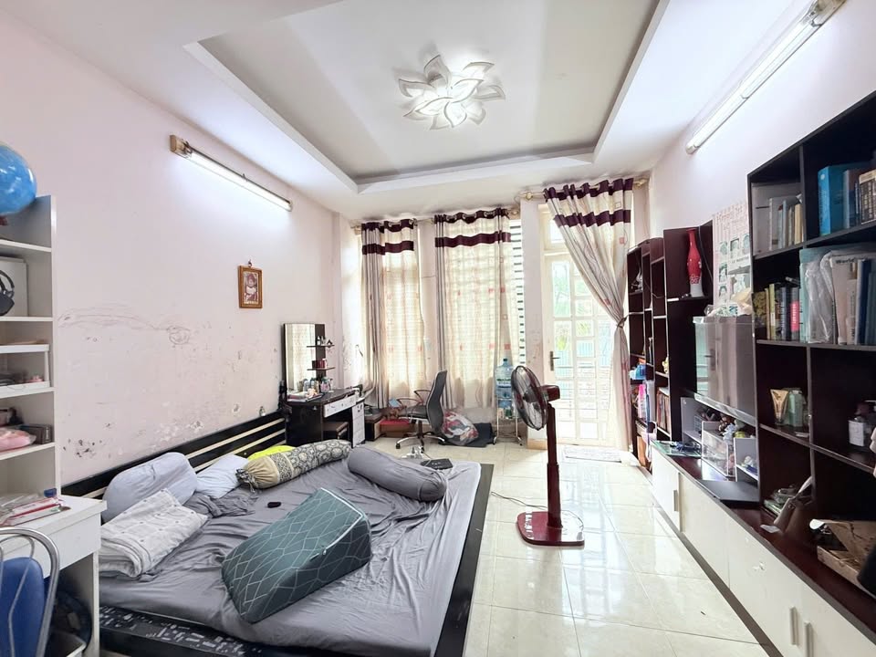 Nhà phố Tân Bình 90m² giá 9.7 tỷ - Hẻm xe hơi vào tận nhà!