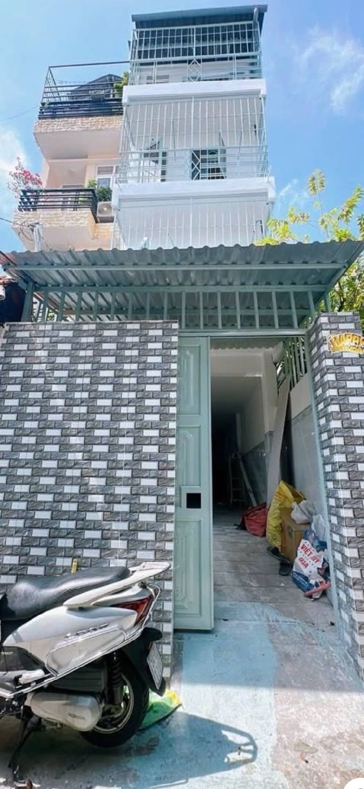 Nhà phố 20 phòng Đoàn Văn Bơ, Quận 4 - Nở hậu, SHR, chỉ 6 tỷ!