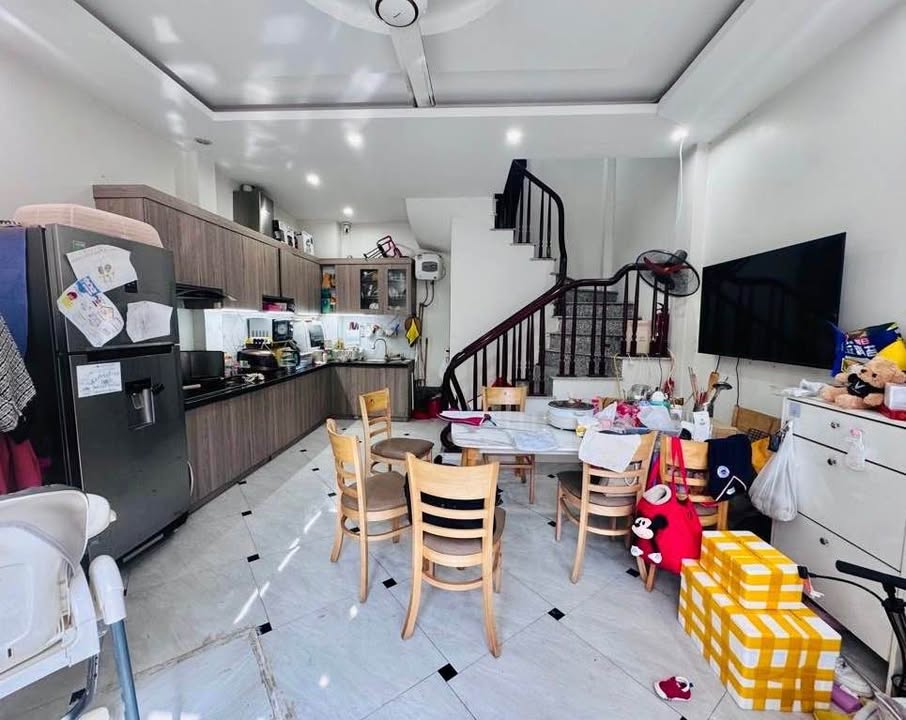 Nhà riêng Trần Cung, Cầu Giấy 35m² giá 8 tỷ - Full nội thất, cách phố 40m!